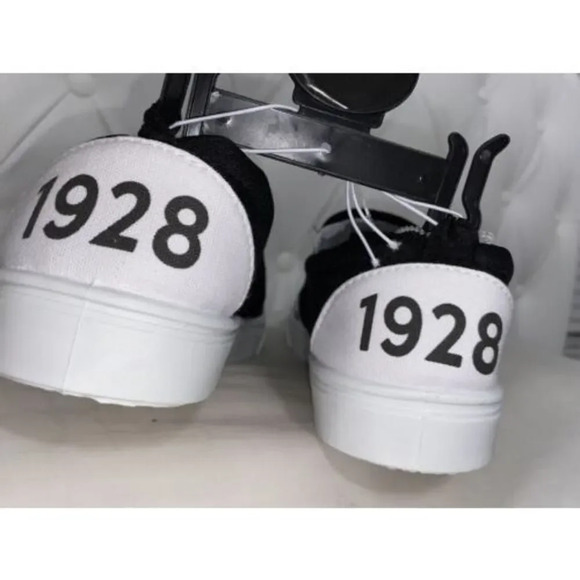 Disney Mickey Mouse Slip On 1928 Star Black White Sneakers Mens Size 7 BRAND NEW - Picture 6 of 8